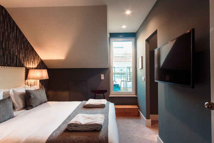 Room 30 of 49