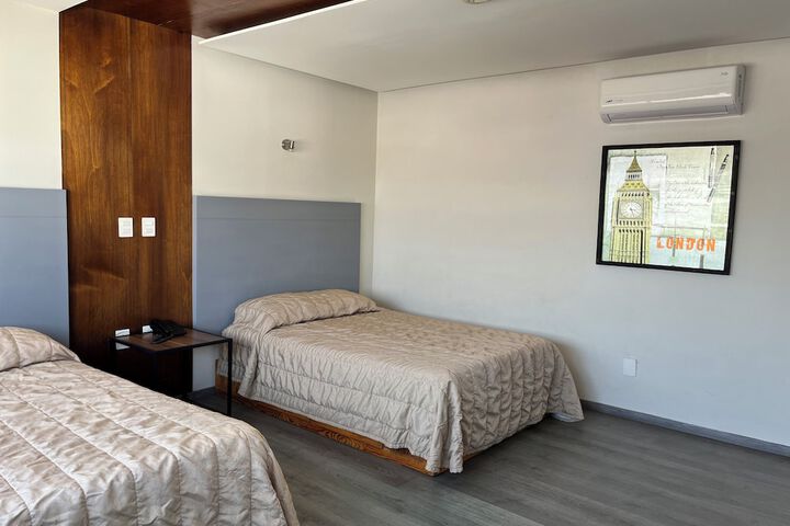Room 20 of 266