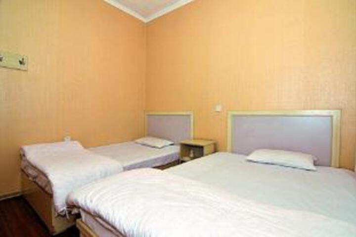 Room 5 of 6