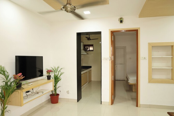 Room 32 of 43
