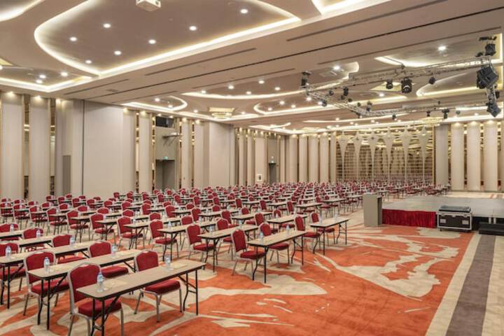 Business Center 135 of 152