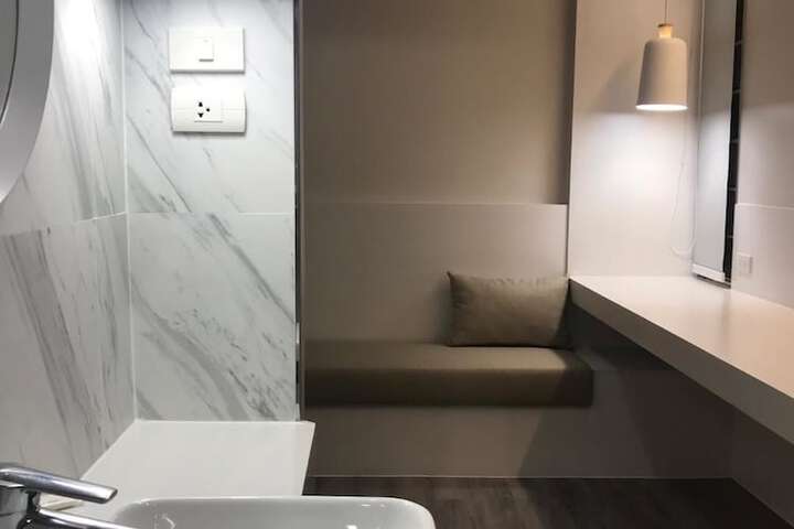 Room 12 of 39