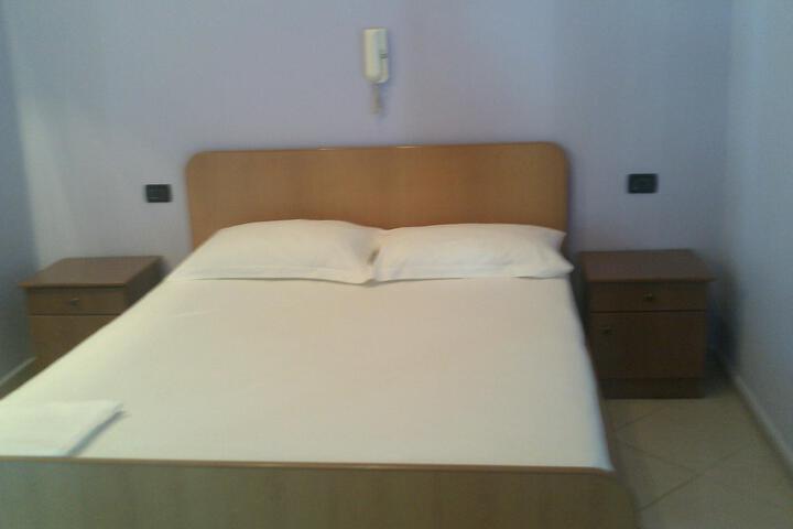 Room 2 of 5