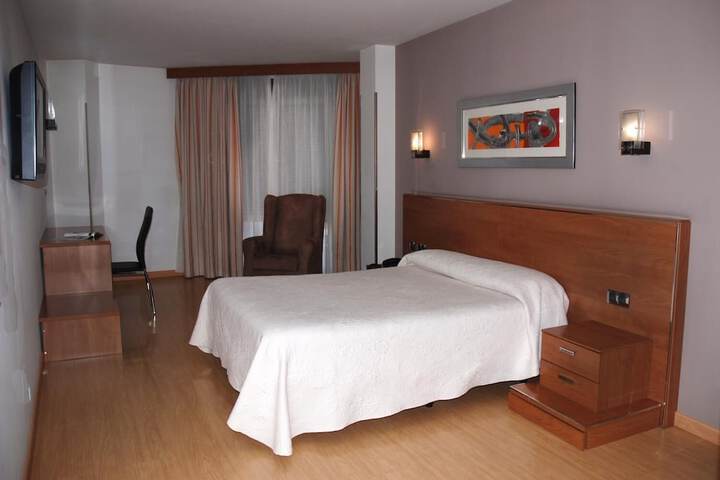Room 6 of 37