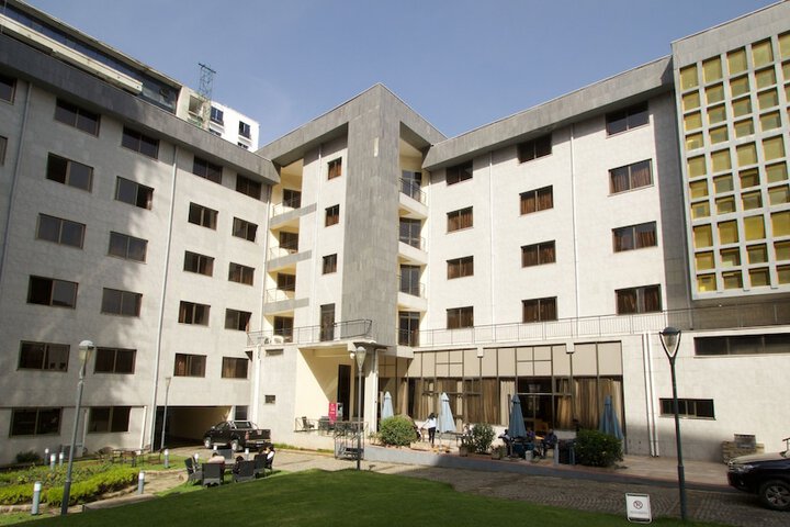 Hotel Exterior 33 of 35