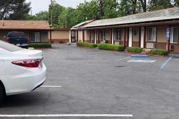 Property Grounds 25 of 31