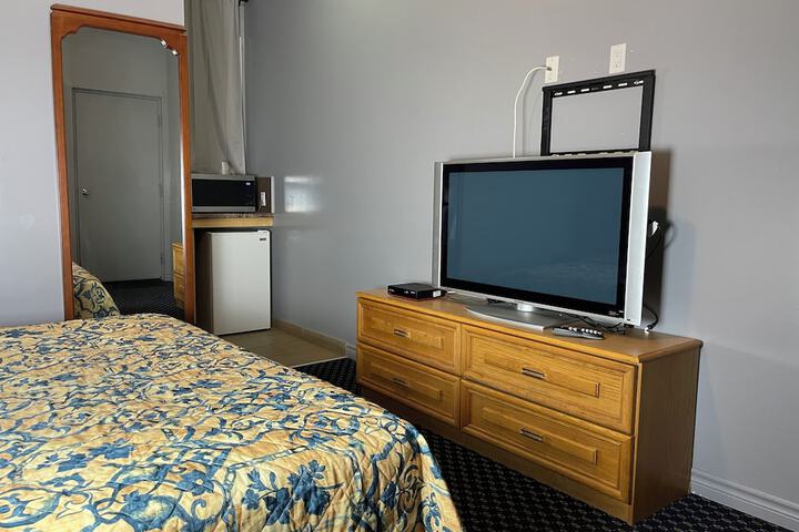 Room 5 of 24