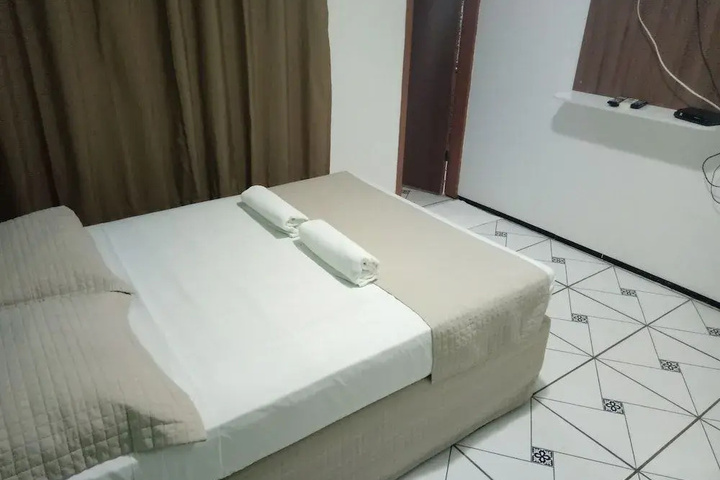 Room 4 of 17
