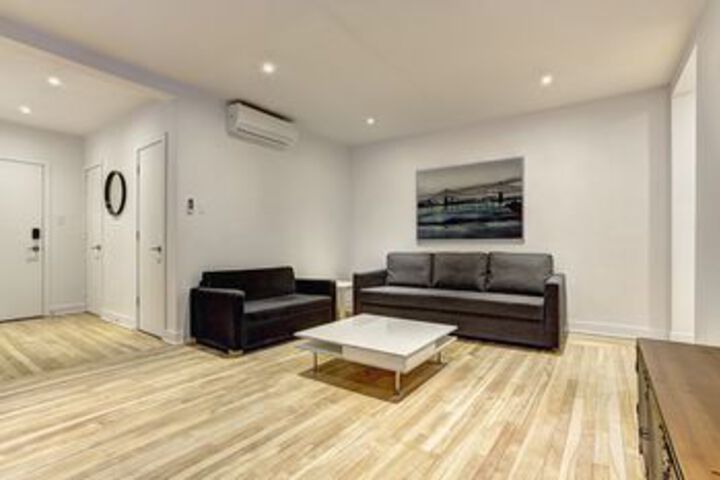 Room 27 of 31