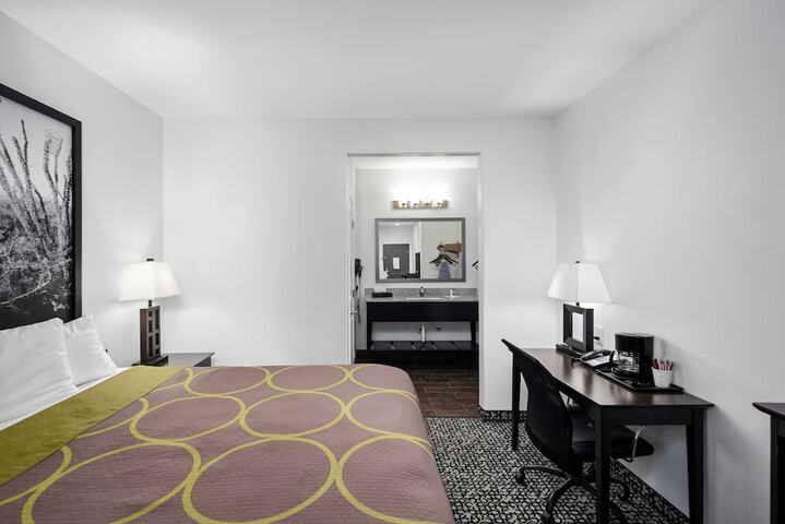 Room 15 of 38