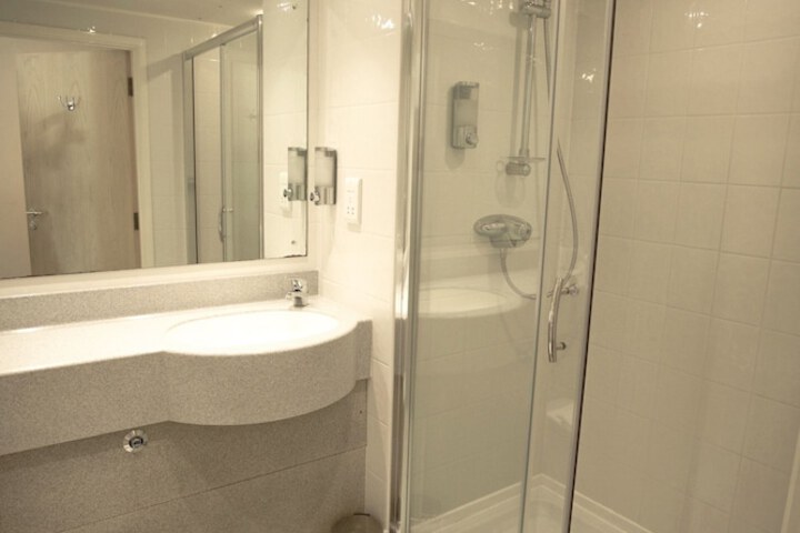 Room 20 of 29