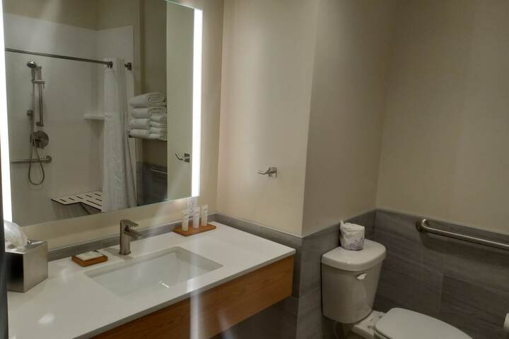 Room 40 of 76