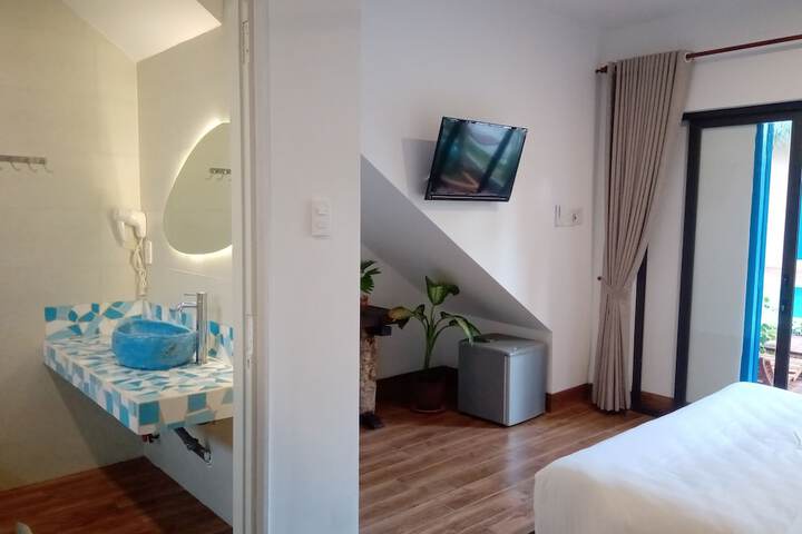 Room 107 of 178