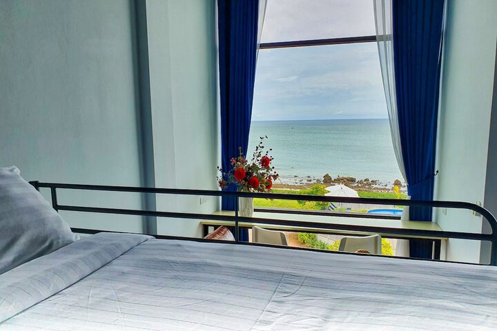 Room 2 of 107