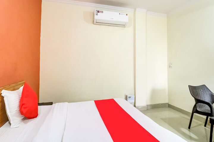 Room 25 of 27