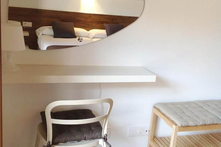 Room 14 of 60