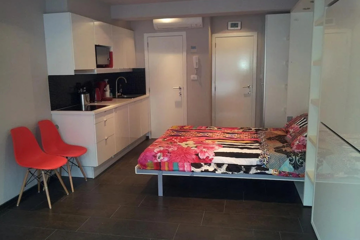 Room 13 of 24