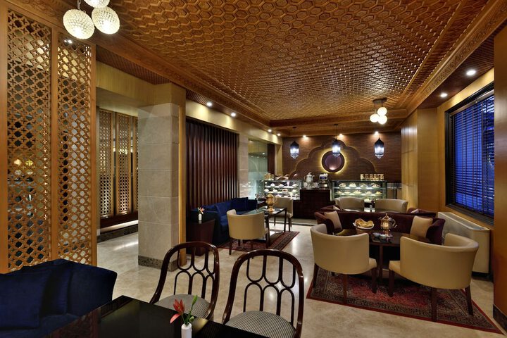 Lounge 39 of 49