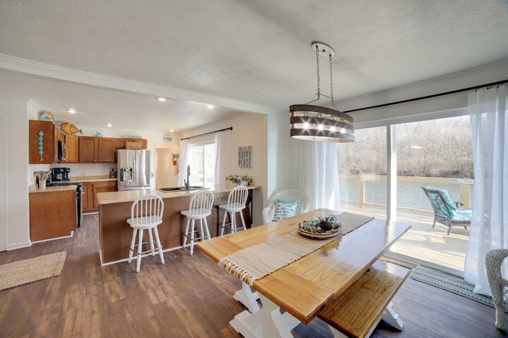 Charming Riverfront Retreat in Monticello!