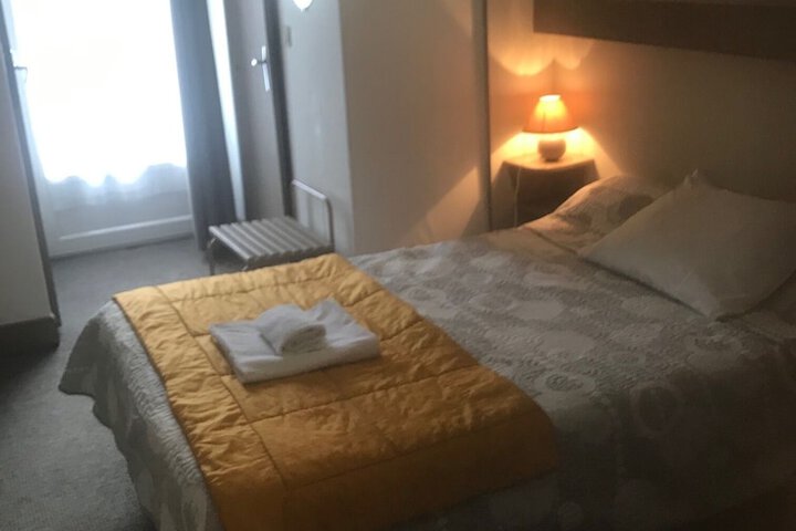 Room 16 of 48