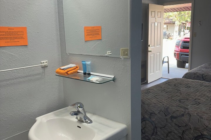 Room 16 of 22