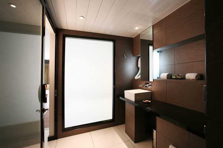 Room 17 of 36