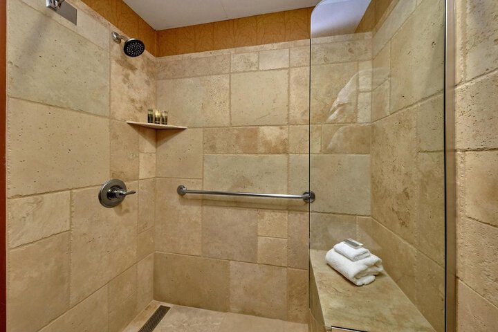 Room 9 of 22