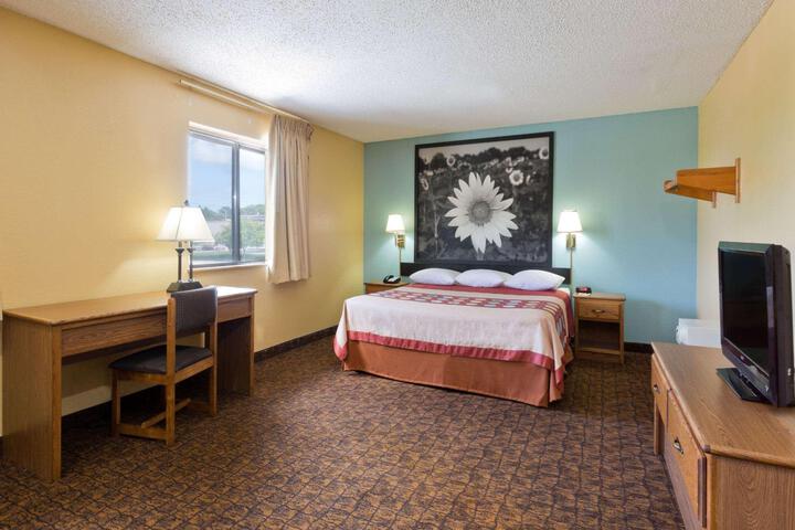 2 Double Beds (2 of 2)