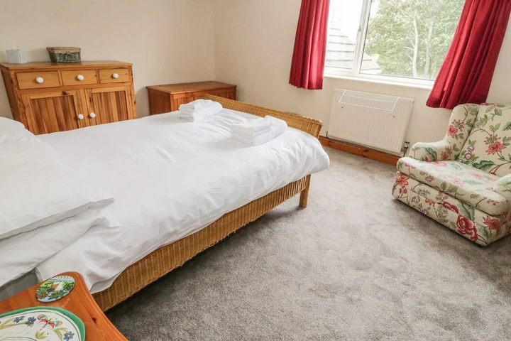 Room 5 of 15