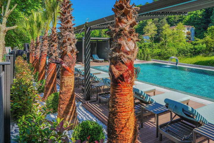 Pool Hotel
