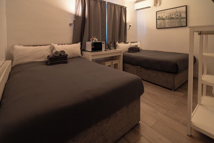 Room 25 of 121
