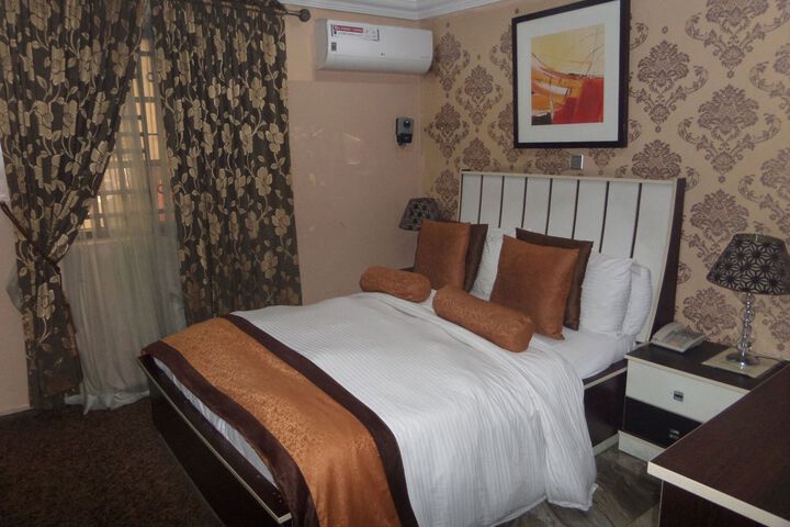 Room 21 of 24
