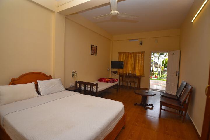 Room 10 of 38