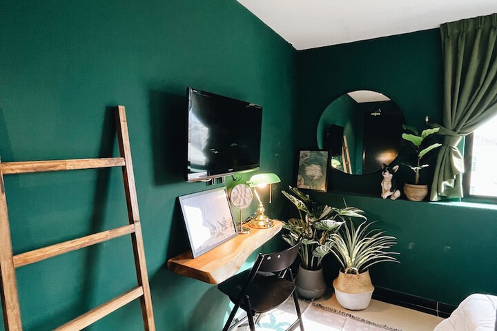 Room 4 of 50