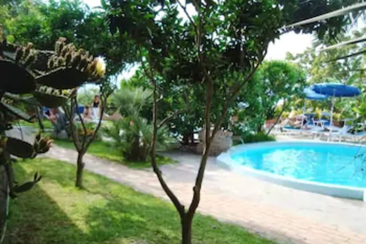 Hotel with Pool