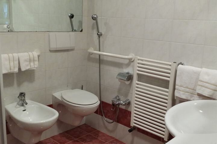 Room 34 of 71