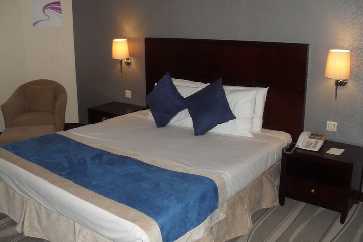 Room 8 of 39