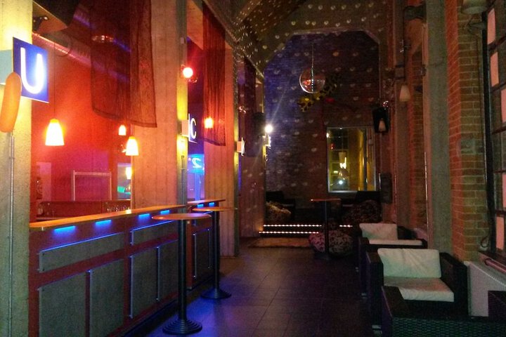 Lounge 48 of 63