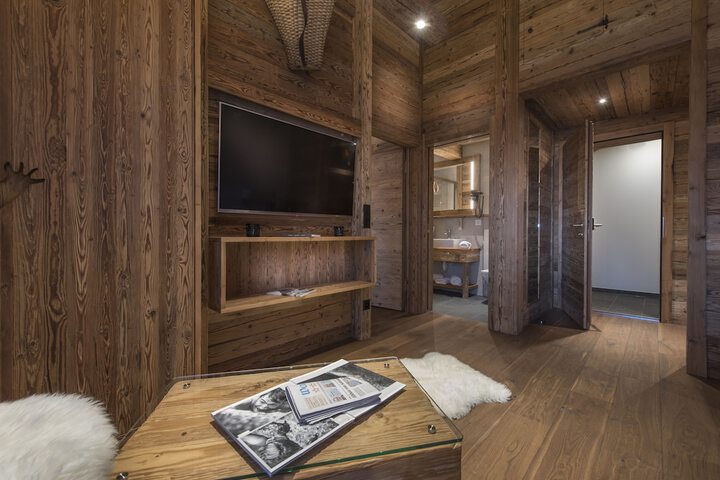 Room 17 of 51
