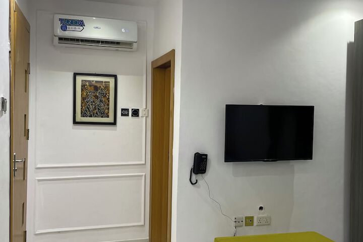 Room 68 of 288