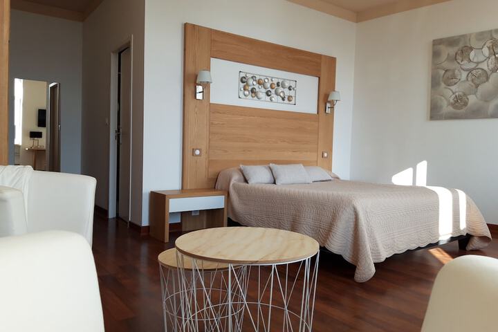 Room 9 of 26