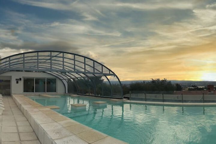 Pool Hotel