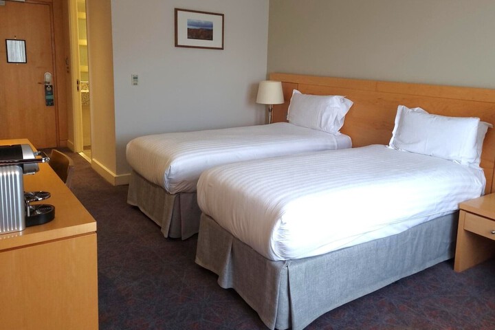 Room 25 of 68