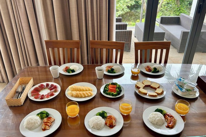Breakfast/Coffee Service 229 of 246