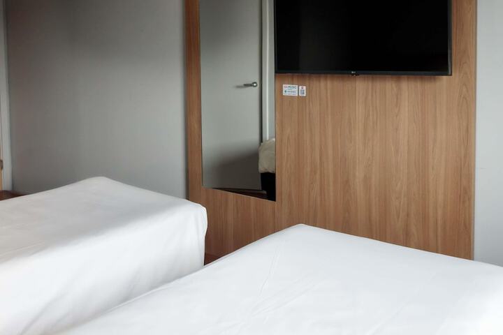 Room 30 of 96