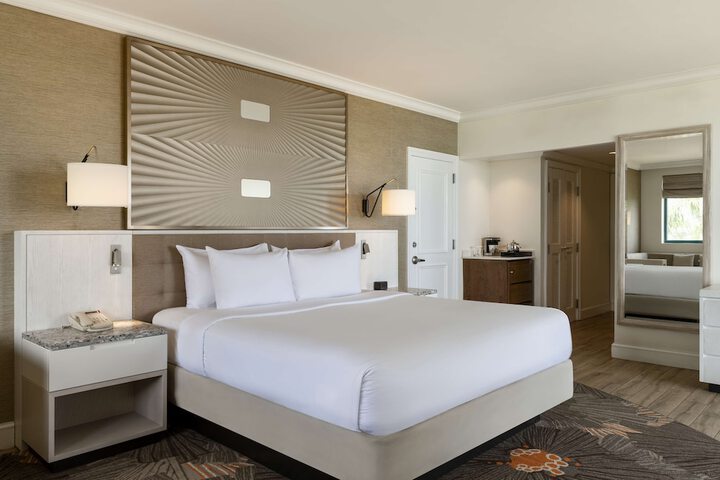 Room 21 of 247