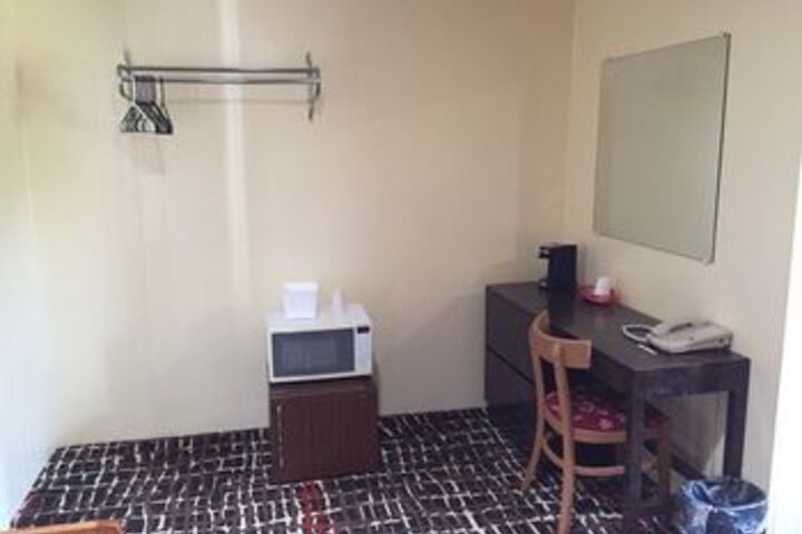 Room 14 of 15