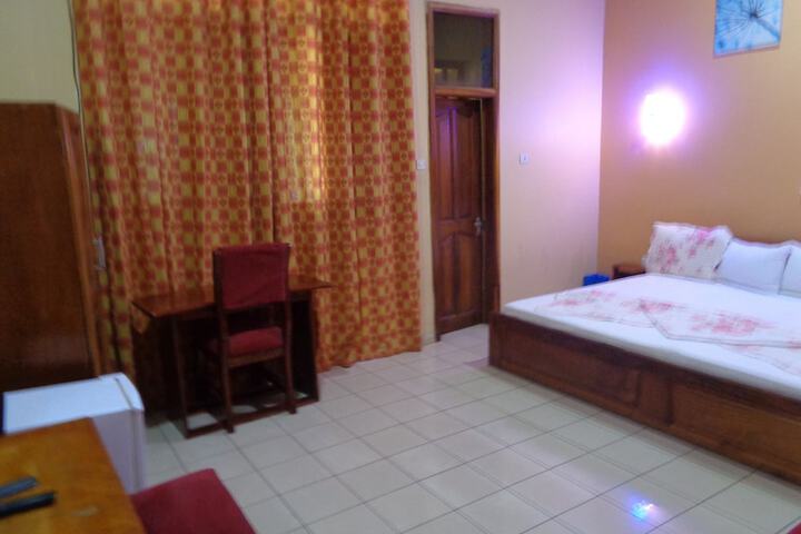 Room 14 of 36
