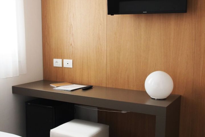 Room 16 of 92