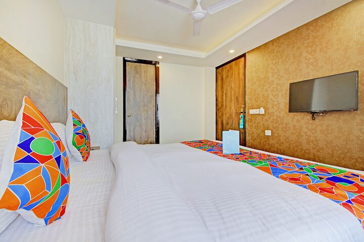 Room 10 of 24